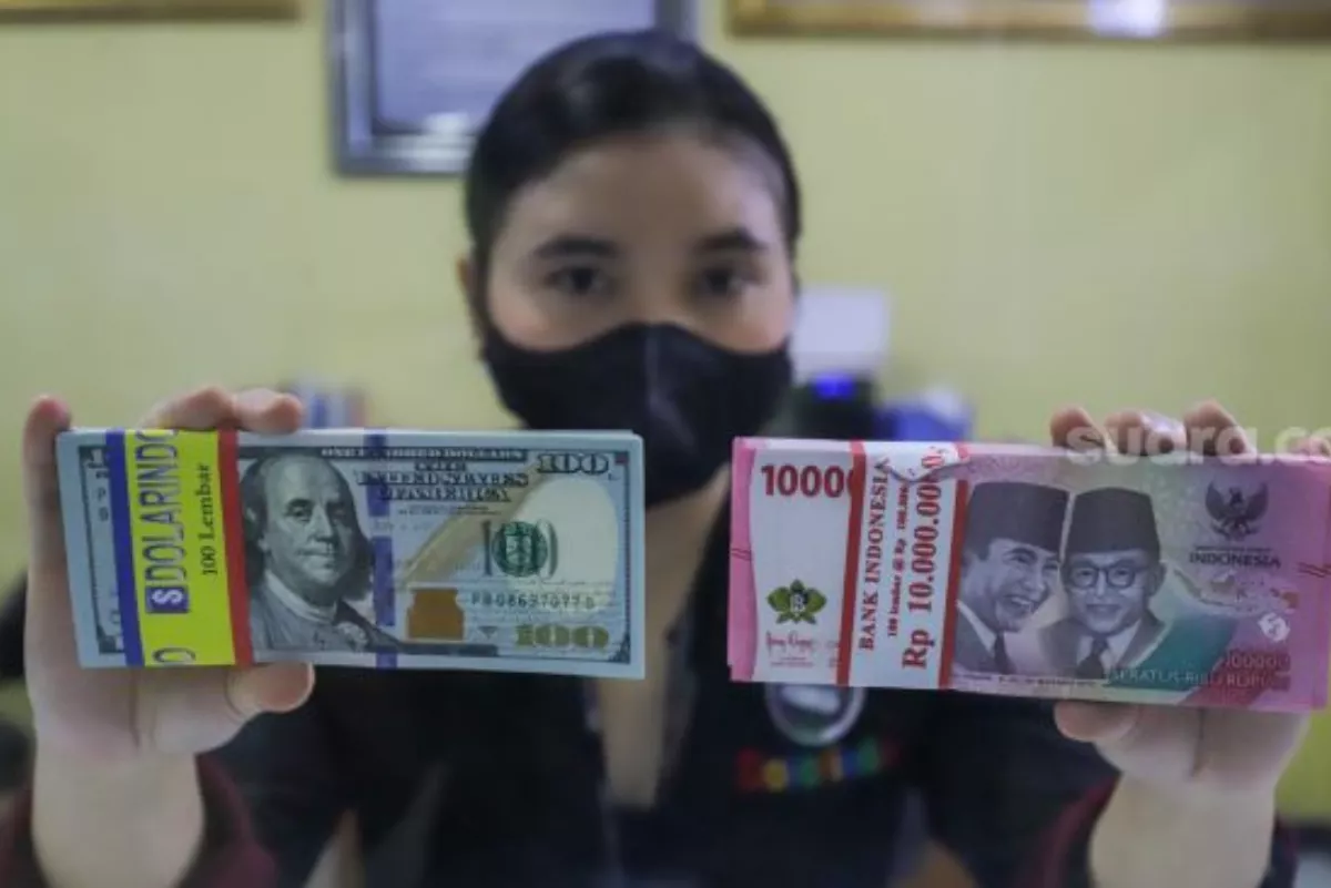 Rupiah Menguat 0,48%, Dolar AS Terkoreksi ke Rp17.740