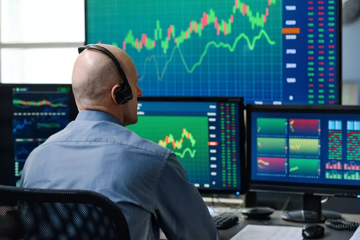 IHSG Berpeluang Uji Level 6.000, Simak Rekomendasi Saham BRI Danareksa