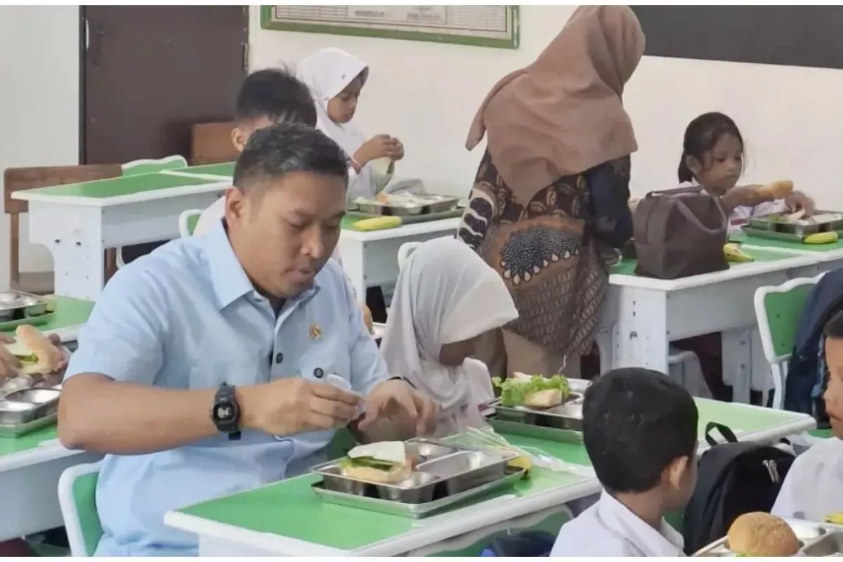 BGN Siapkan Modul Edukasi Gizi untuk Siswa Penerima Program MBG