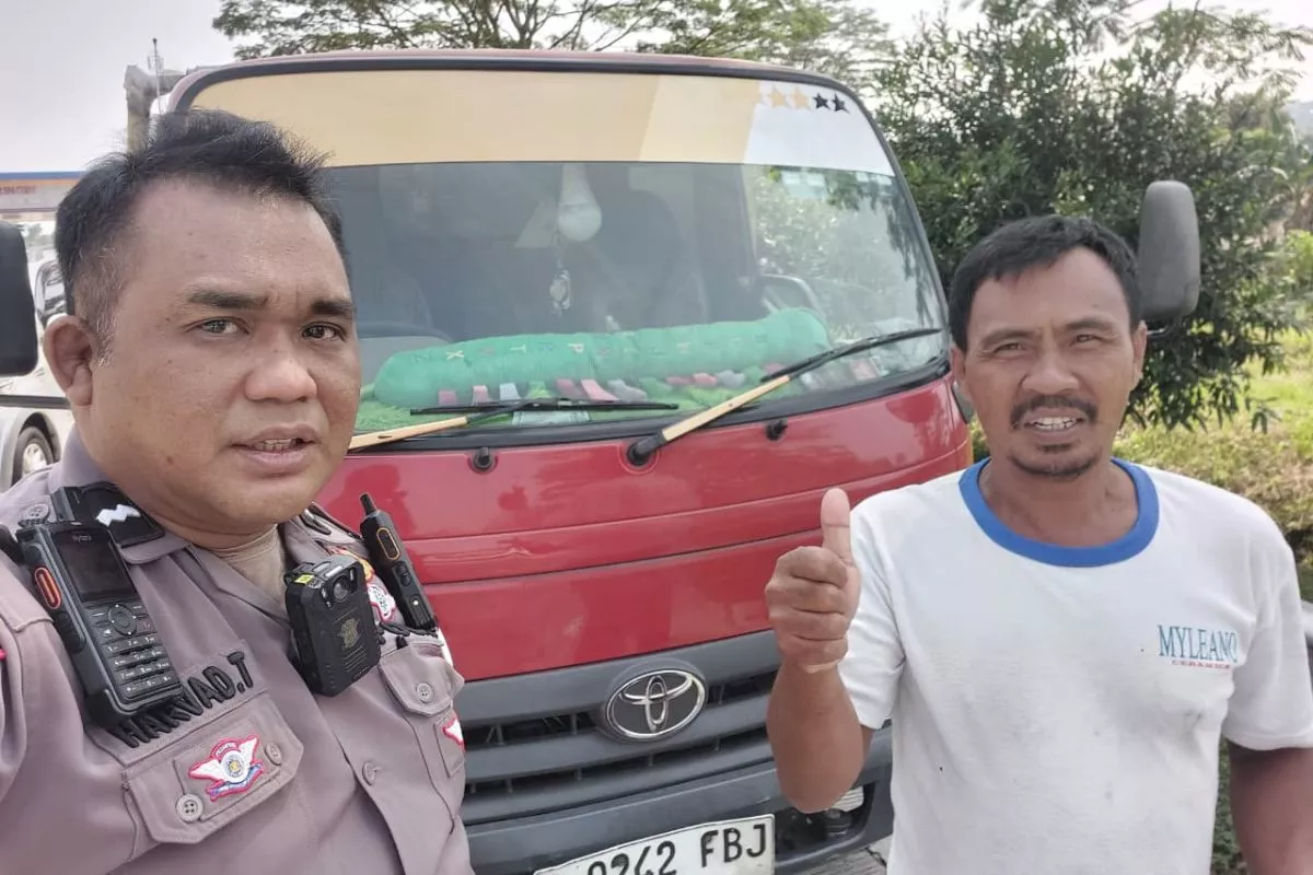 Tekan Risiko Kecelakaan, PJR Bocimi Edukasi Sopir Truk di Tol