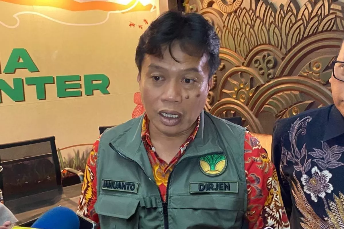 Kemenhut Menyisir Area Karhutla Bromo untuk Pastikan Bara Apinya Mati