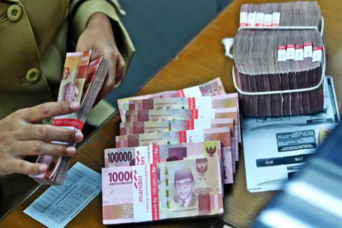 Rupiah Terpuruk Cetak Rekor Terlemah Mei 2026
