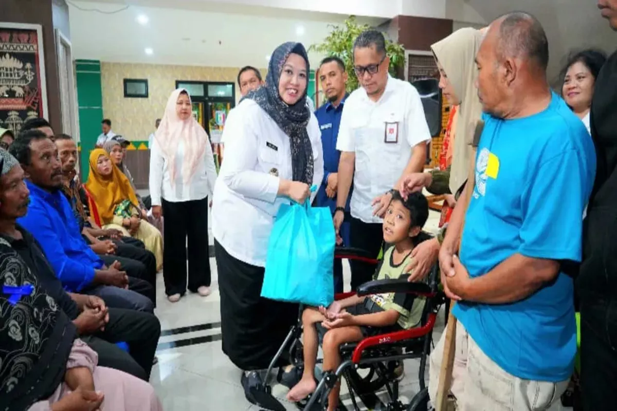 Kemensos Salurkan Bantuan Atensi Rp892,7 Juta bagi Warga Pringsewu