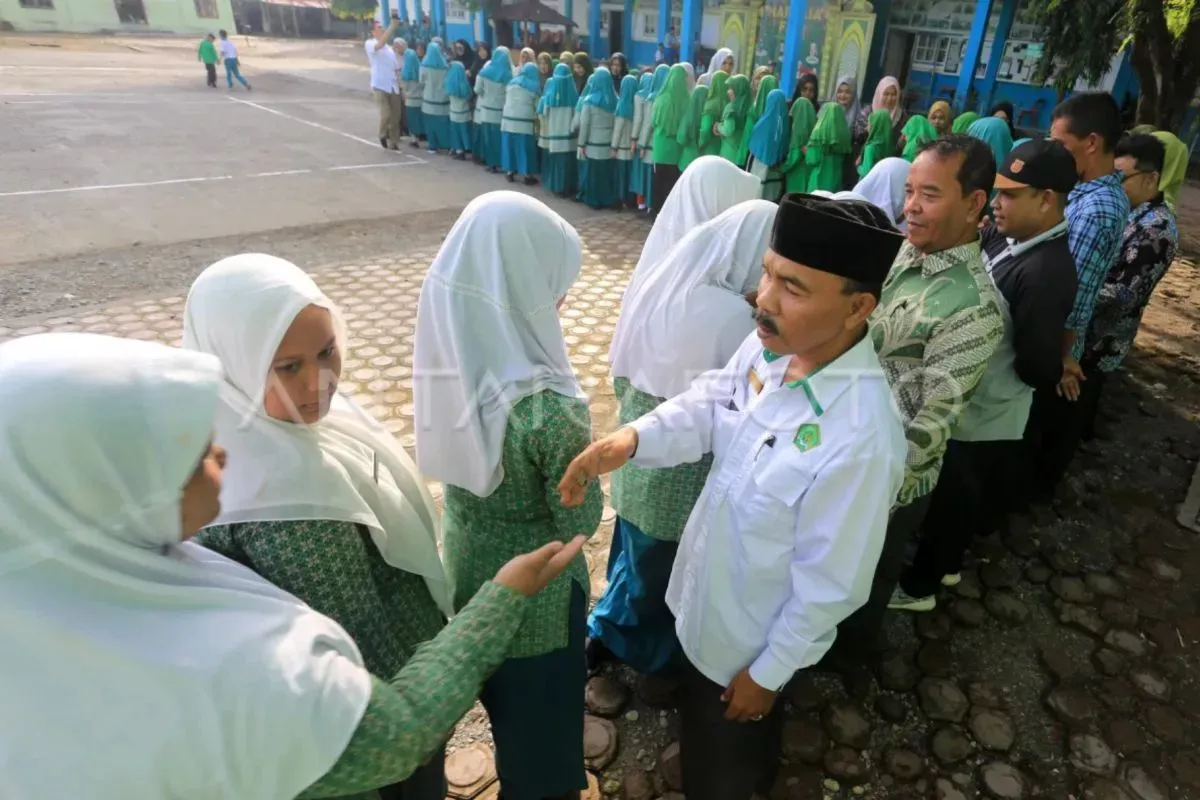 Menag: 18.000 Guru Honorer Madrasah Prioritas Diangkat ASN