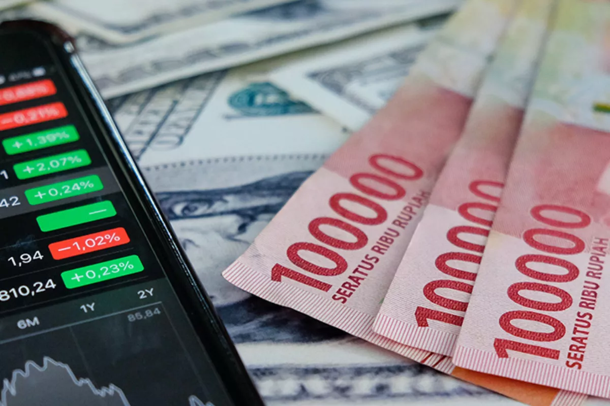 Rupiah Tertekan, IHSG Berpotensi Terkoreksi di Rentang 5.550 hingga 5.650