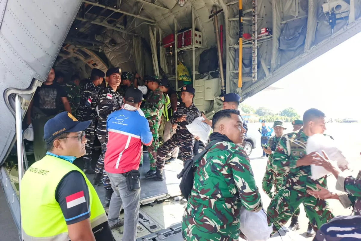 Bantuan Bencana Gempa NTT Diarahkan Lewat Laut Udara Akibat Akses Darat