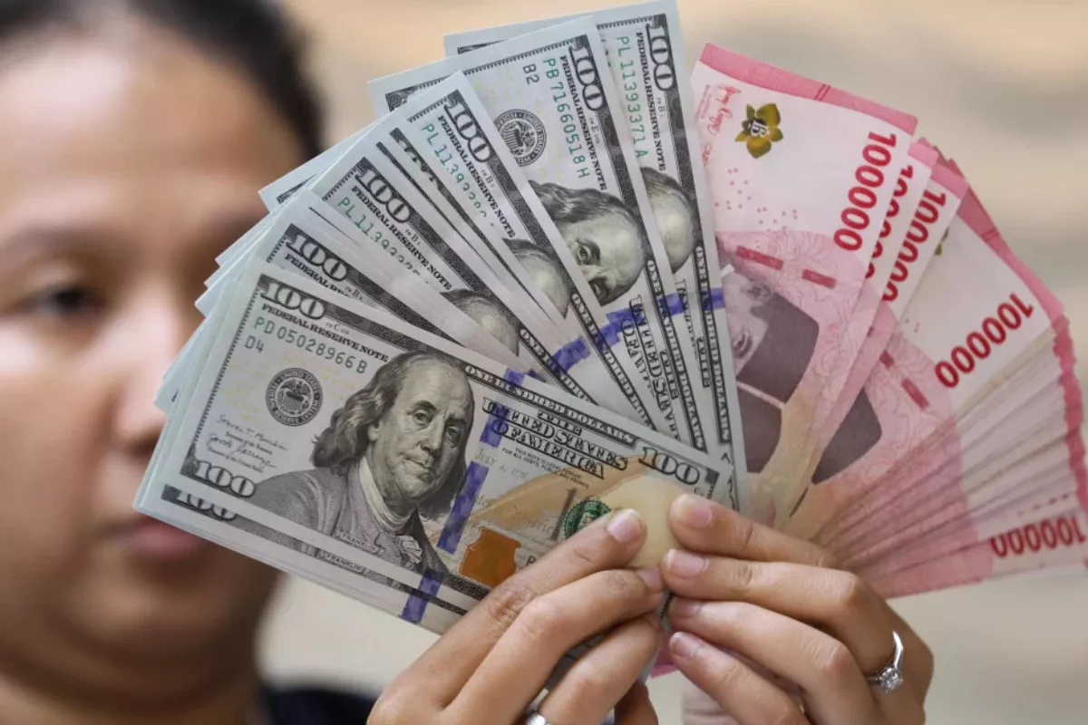 Rupiah Ambruk Ke Level Rp17.547 Akibat Gejolak Geopolitik yang Memanas