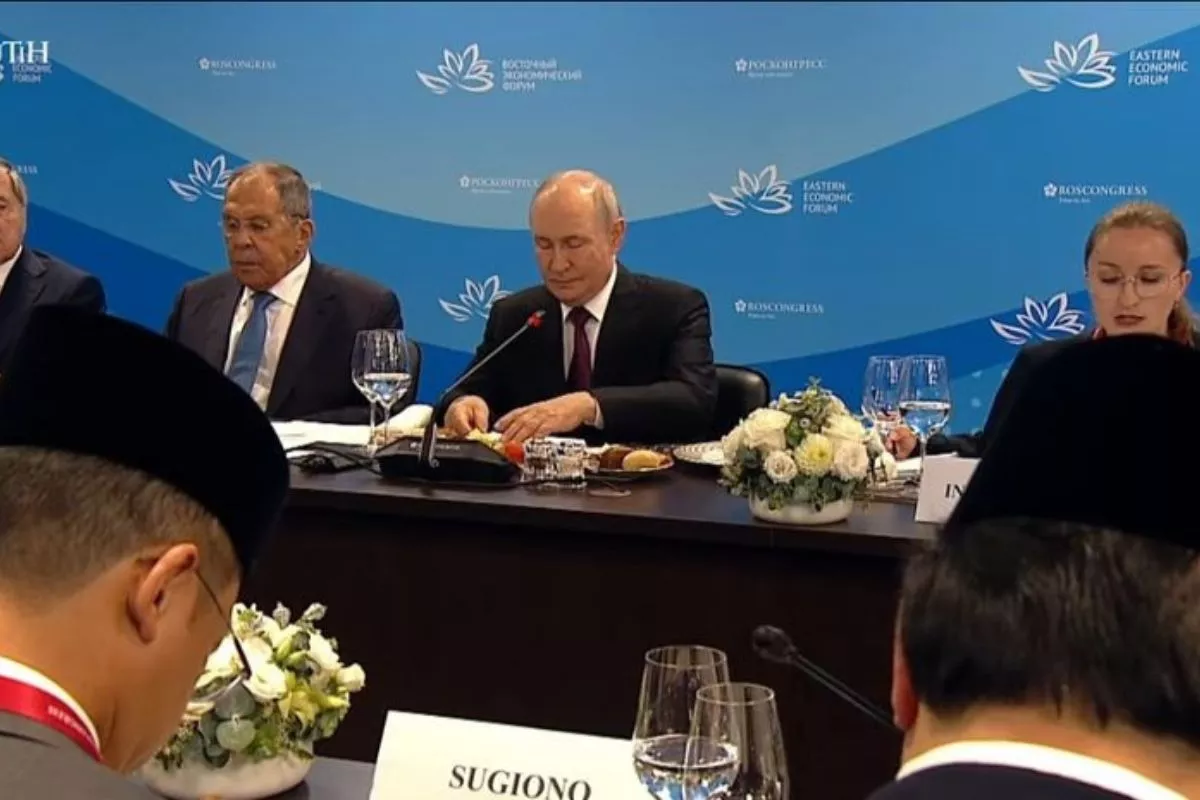 Putin Ucapkan Terima Kasih atas Kehadiran Prabowo di Forum EEF 2026