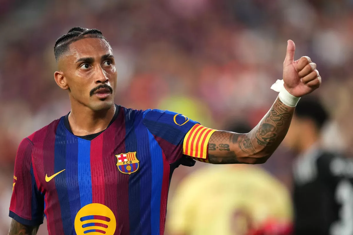 Hattrick Raphinha Bawa Barcelona Menang Telak Atas Racing Santander