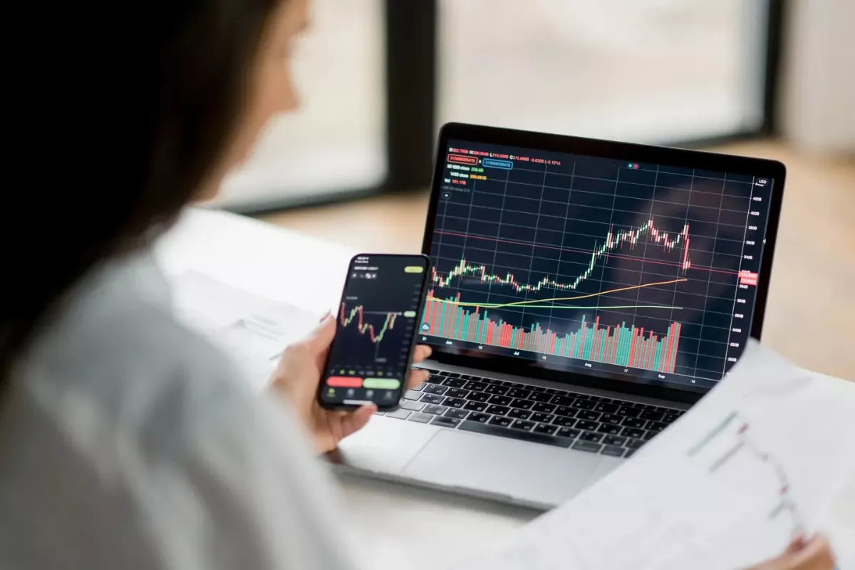 Tips Memilih Broker Saham dengan Biaya Transaksi Rendah