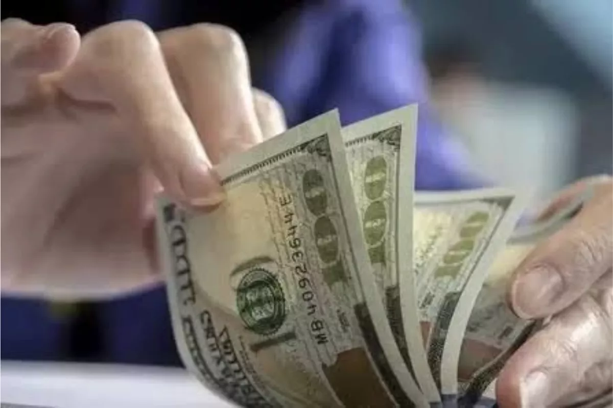 Rupiah Melemah ke Rp17.992, Cek Kurs Dolar AS di BCA hingga BNI
