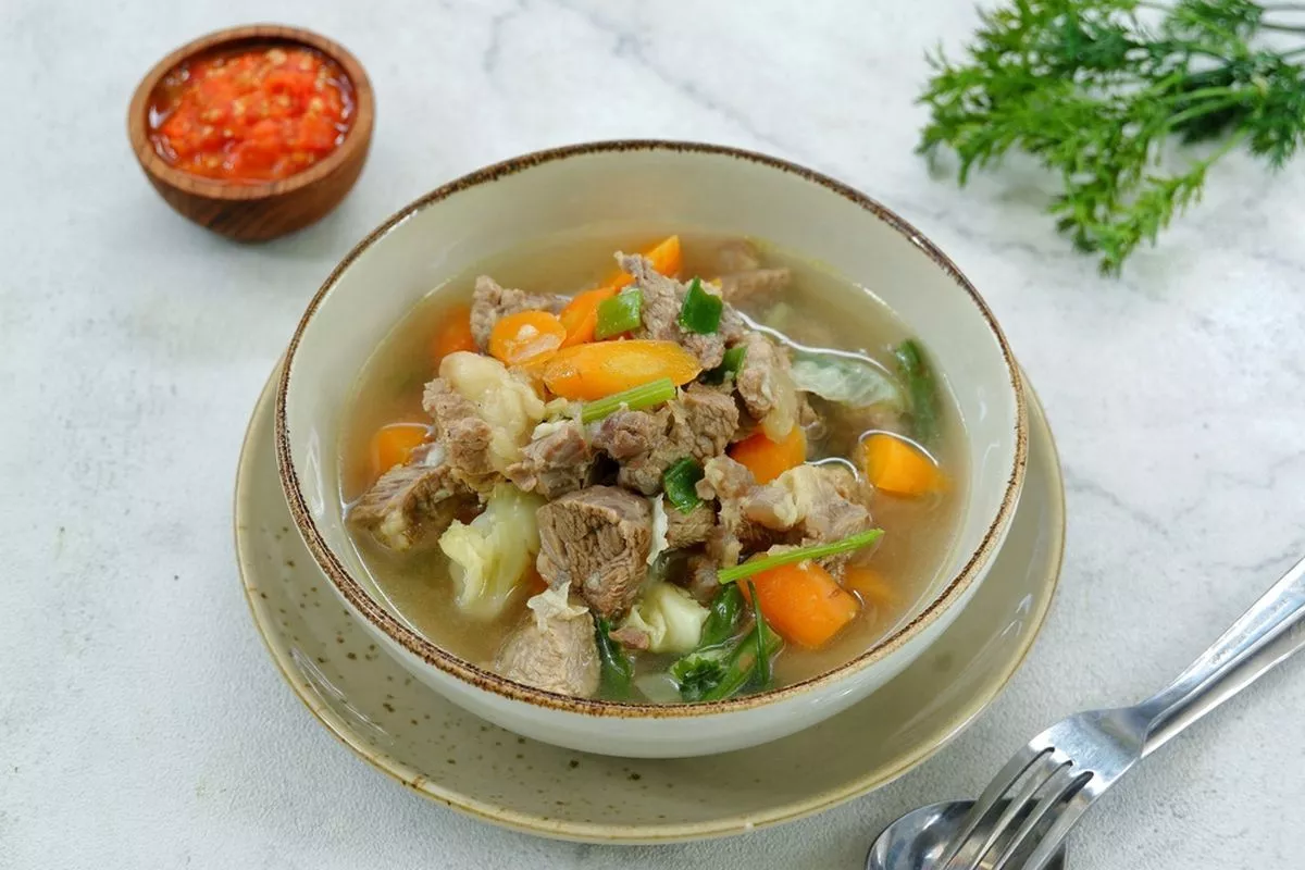Resep Sop Iga Sapi Berempah, Kuah Gurih dan Daging Empuk