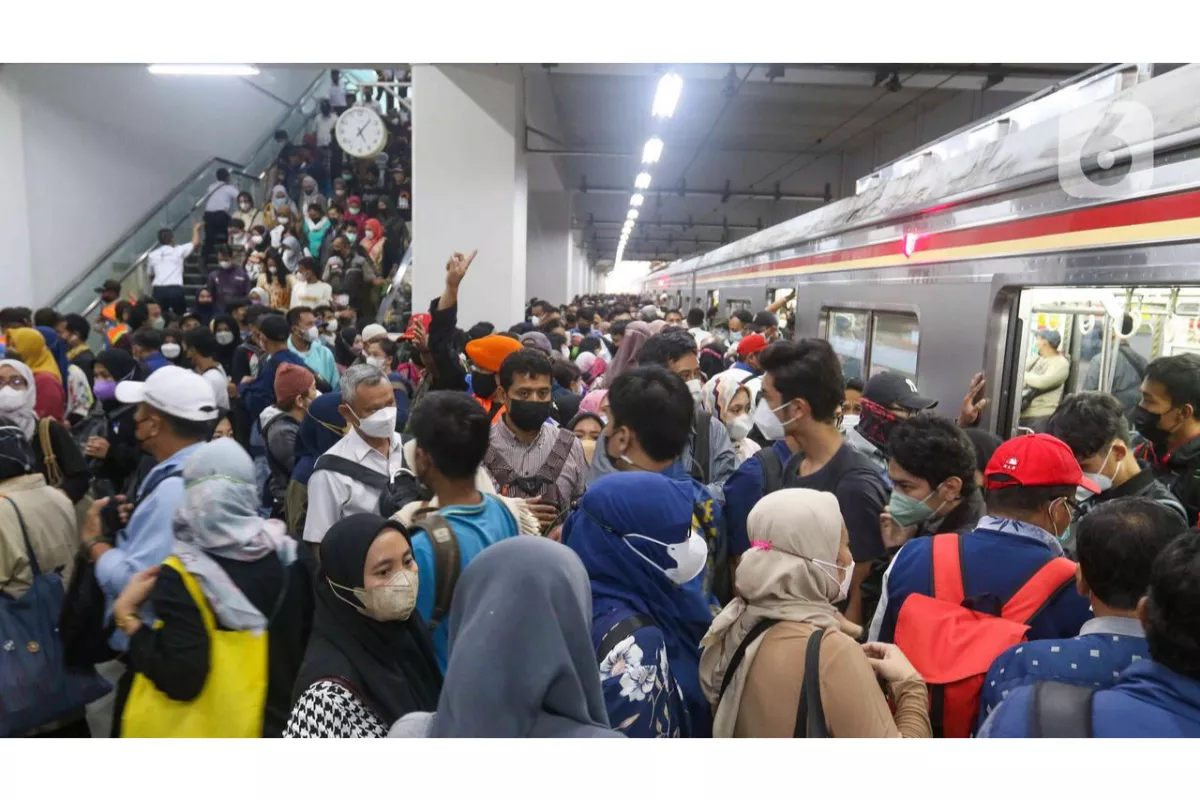 Penumpang KRL Capai 155.009.997 Orang, Konektivitas KAI Kian Kuat