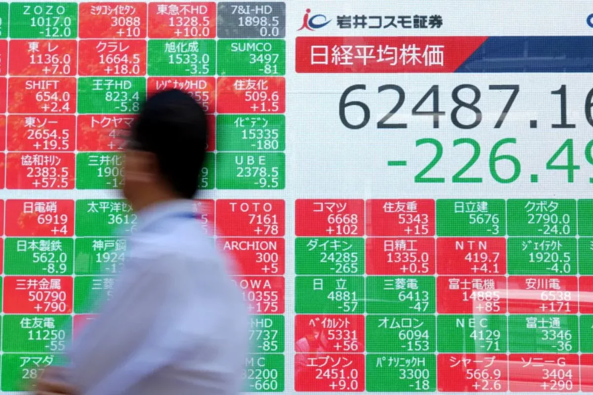 Saham Teknologi Wall Street Anjlok, Bursa Asia Bersiap Melemah
