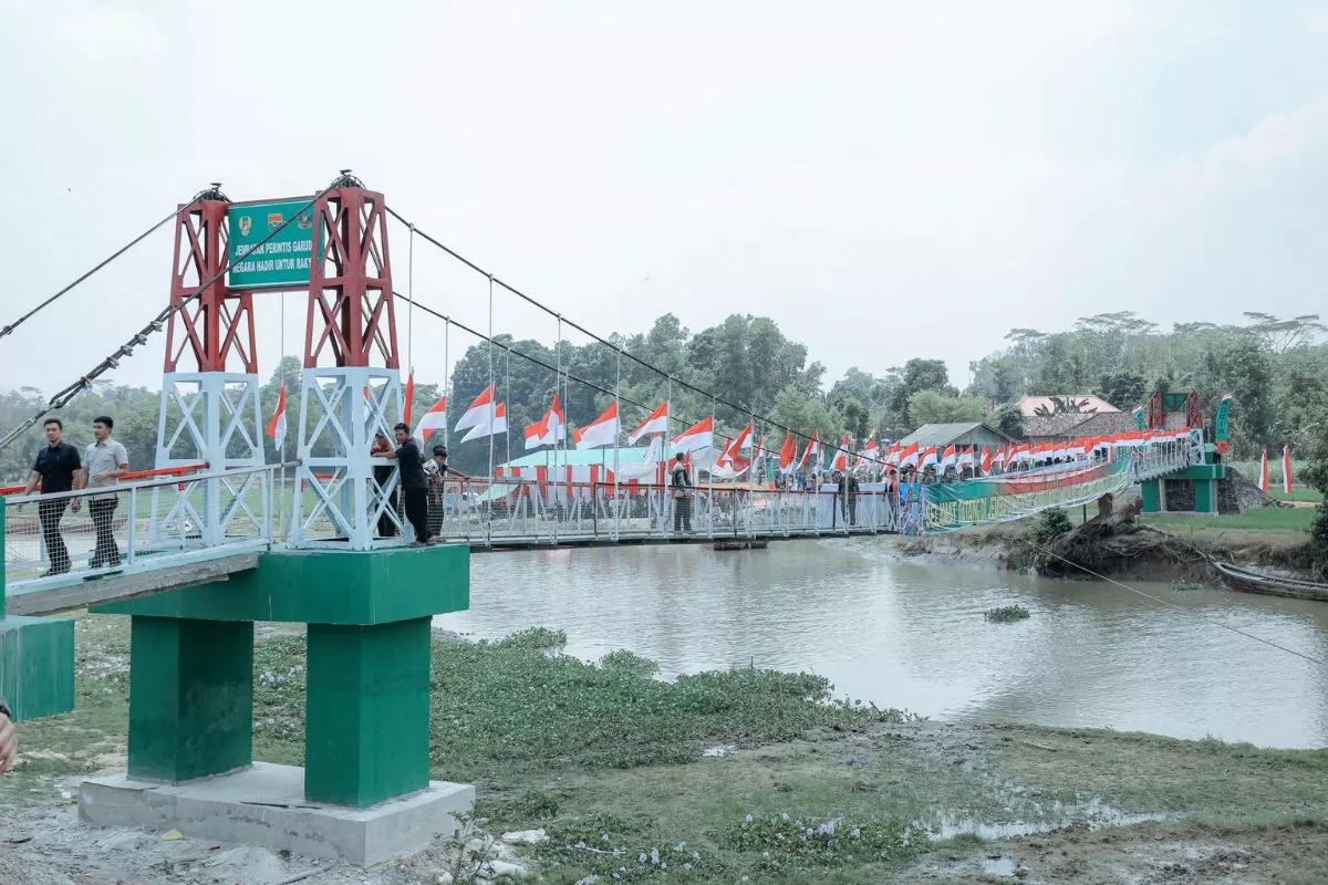 Jembatan Garuda Merah Putih Fat Iba di Sanana Resmi Digunakan Warga