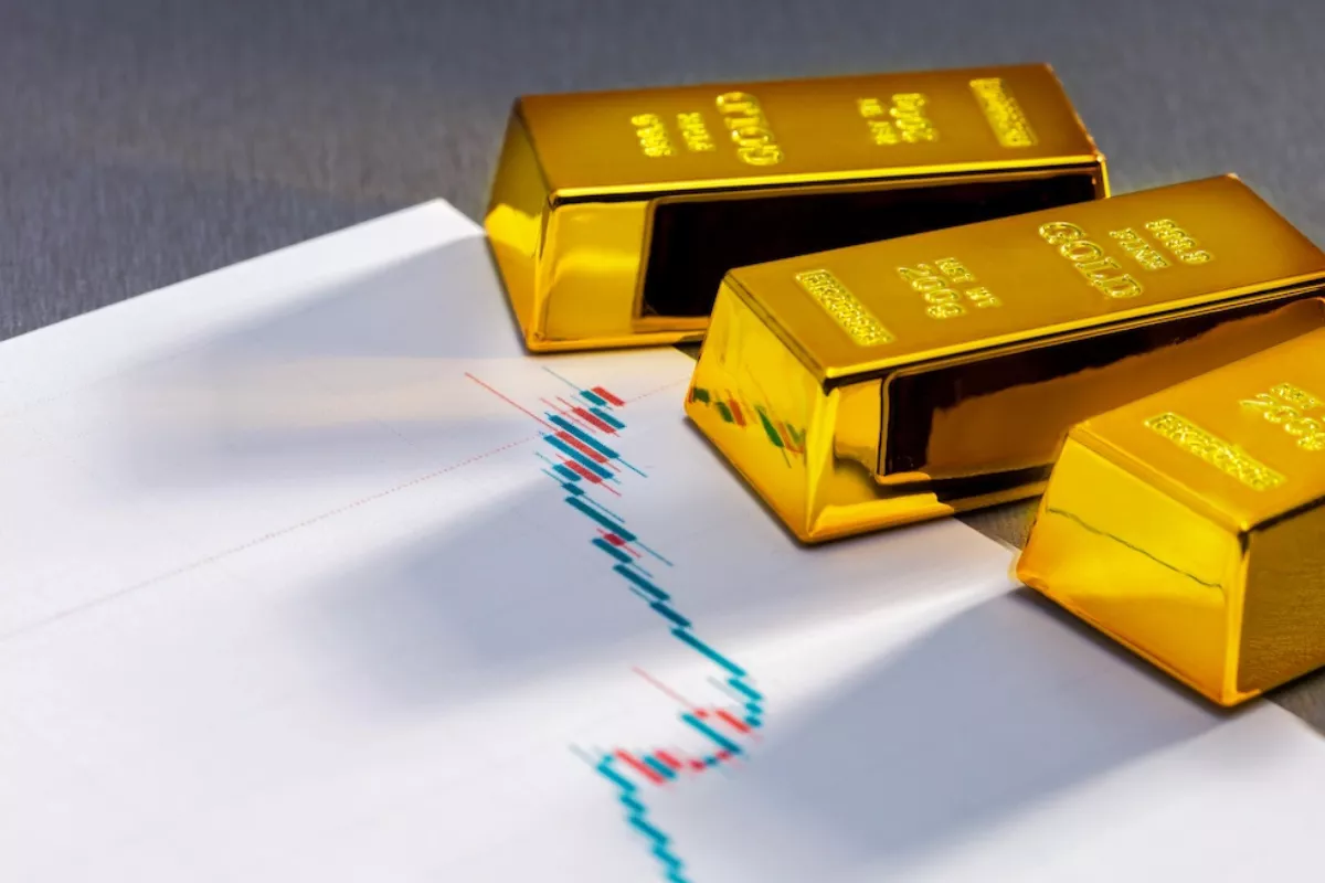 Harga Emas Antam Turun Rp 20.000, Selisih Spread Capai Rp 240.000