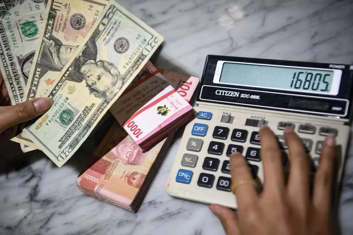 Tekanan Rupiah Jelang Pengumuman Kebijakan Suku Bunga The Fed AS