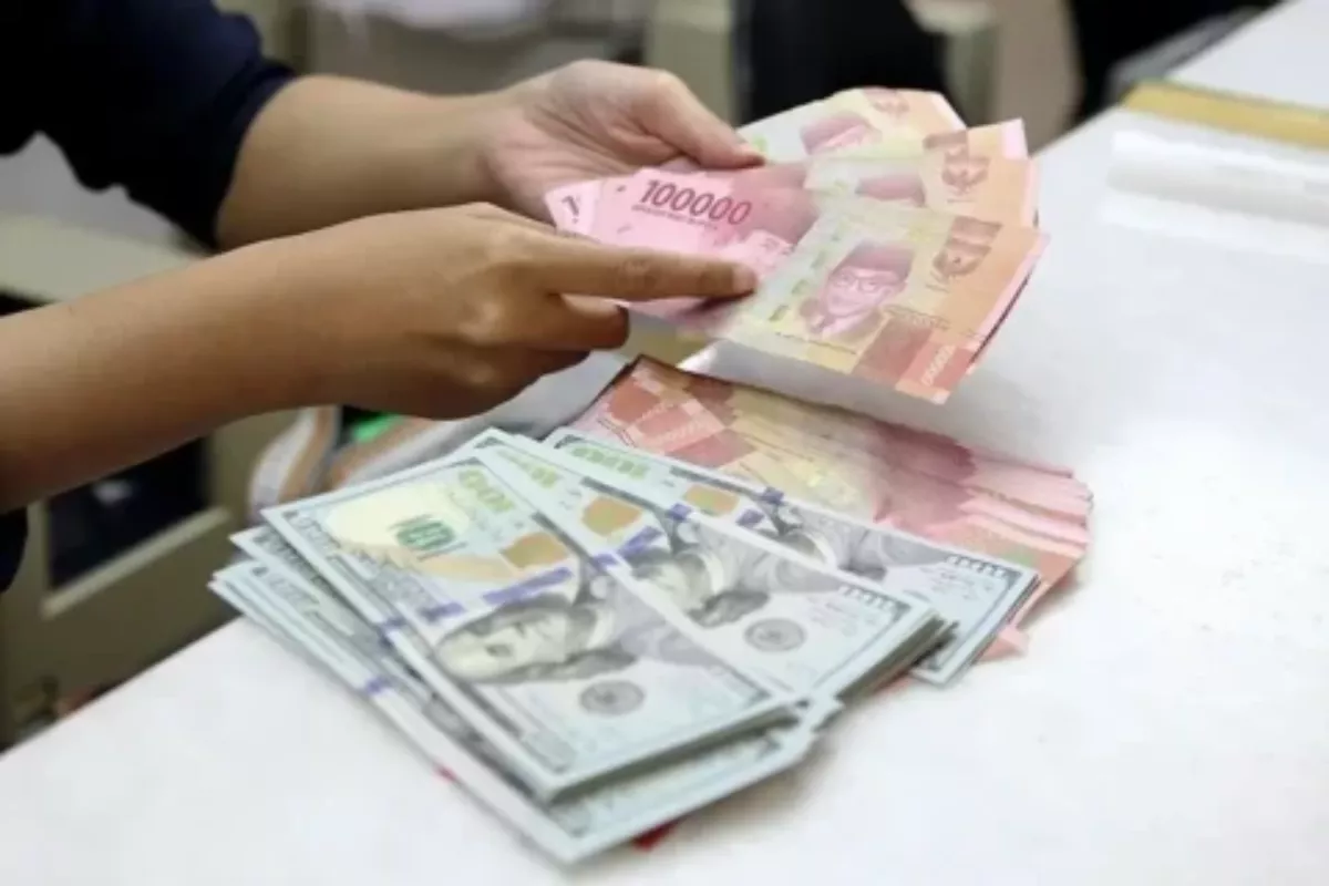 Rupiah Tertekan Ke Rp17.930/US$ Akibat Penguatan Dolar Amerika