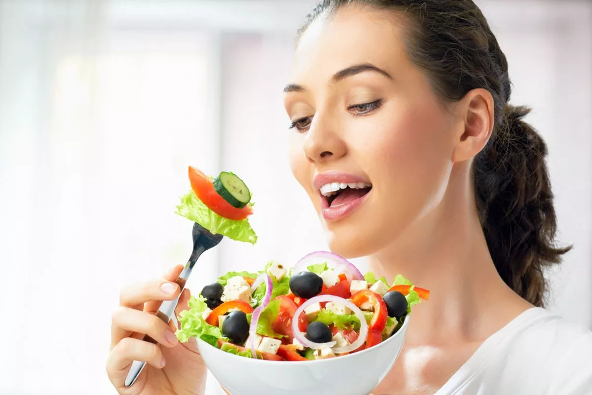 Inilah Cara Melakukan Mindful Eating untuk Mengatasi Makan Berlebihan