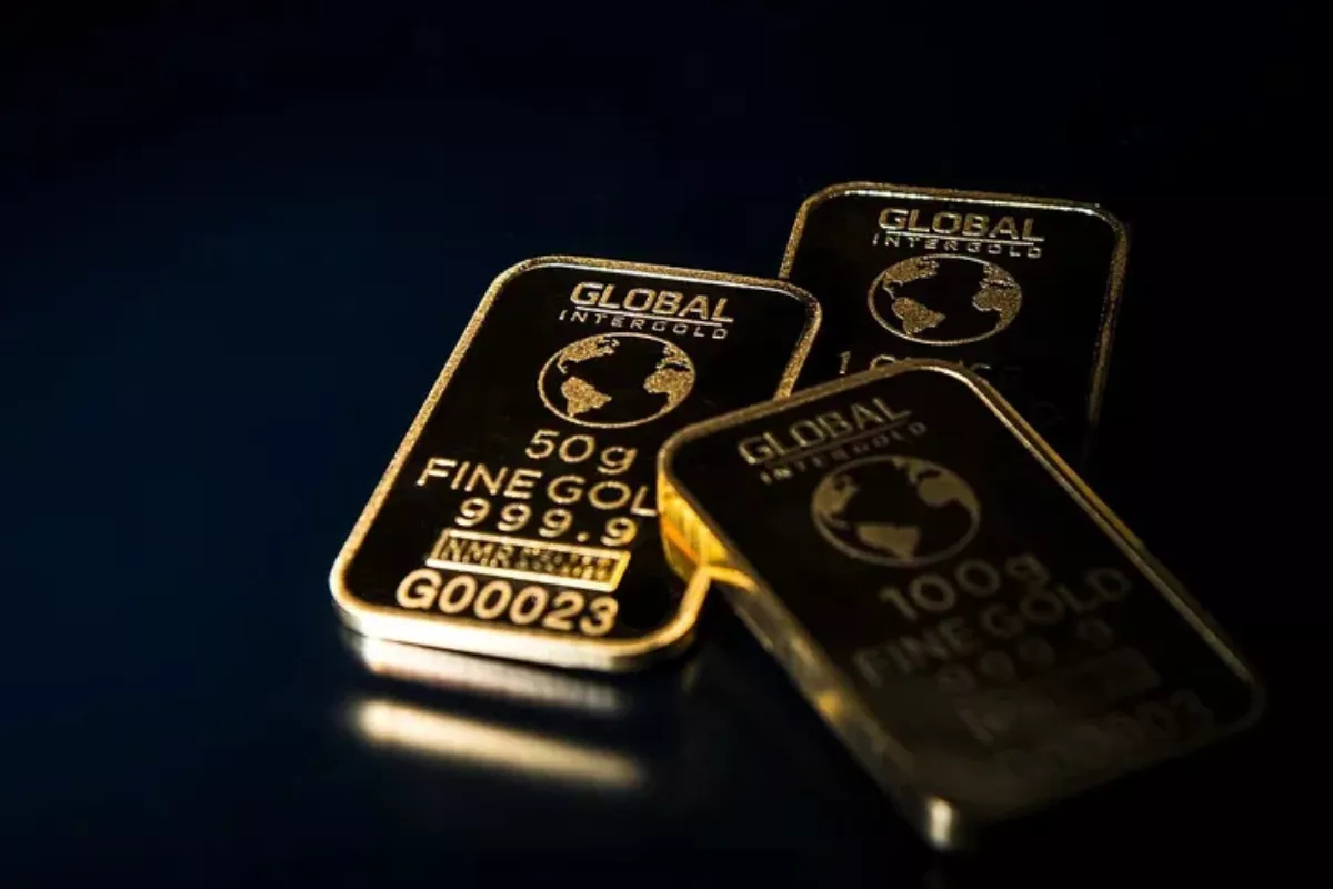 Emas Dunia Tertekan Dolar AS, Cek Harga Emas Antam Rabu 8 Juli 2026
