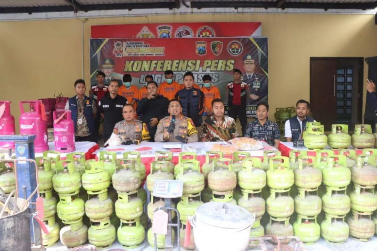 Dua Tersangka Pengoplos LPG Sidoarjo Ditangkap Polisi