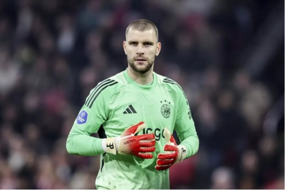 Jordi Cruyff Puji Kontribusi Maarten Paes yang Kurang Tersorot di Ajax