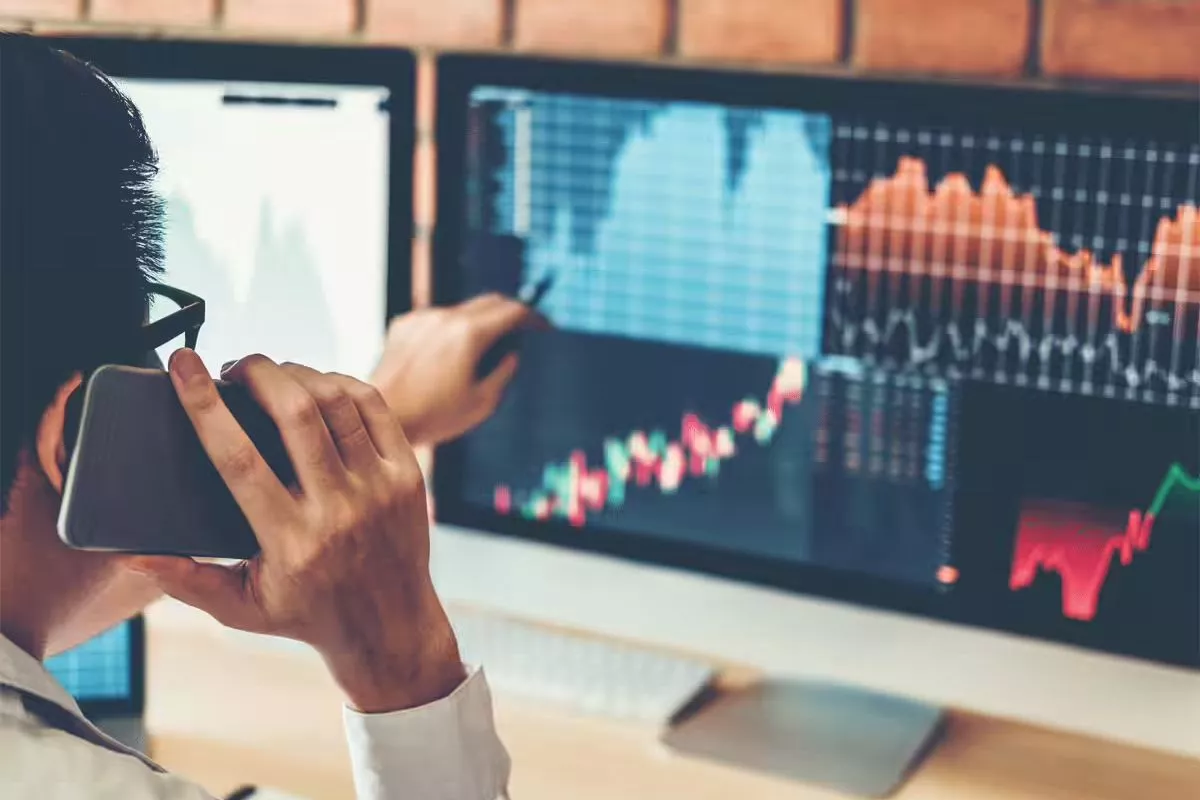 IHSG Terkoreksi 1,28 Persen, Investor Asing Terus Lepas Saham BBCA
