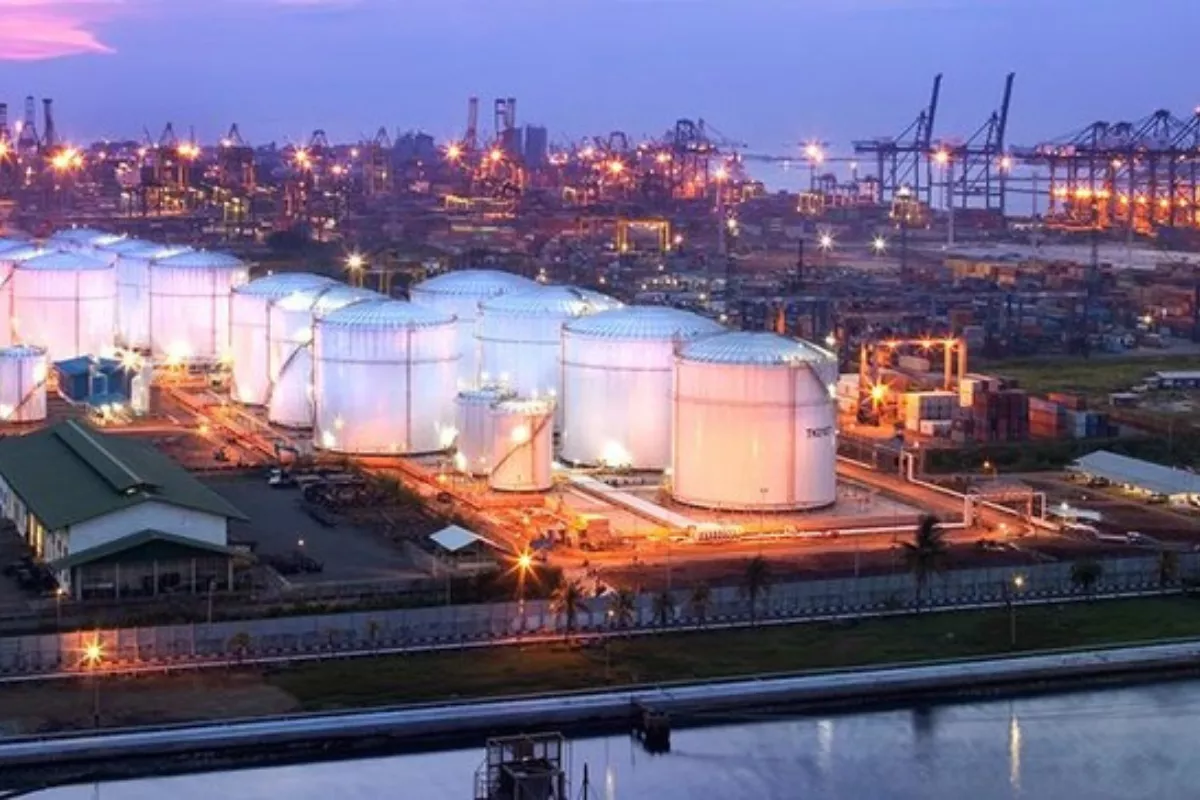 Pasokan Melimpah, Harga Minyak Dunia Menguat Terbatas ke USD 72,48