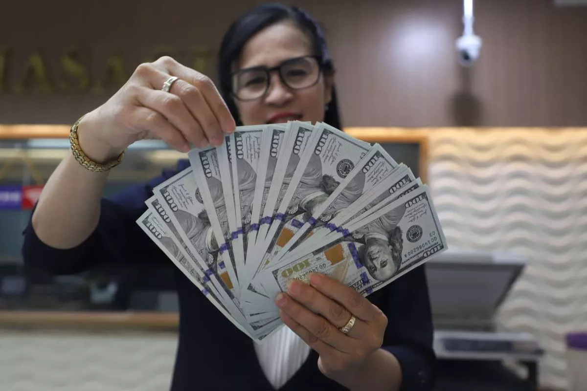 Rupiah Lemah dan Imbal Hasil Obligasi Naik, Risiko Pasar Modal Lonjak!