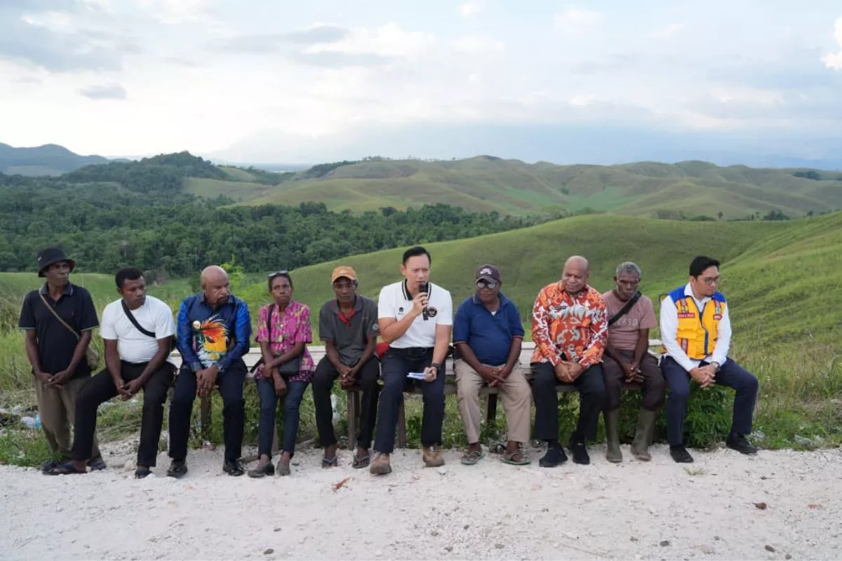 Menko AHY Akselerasi Pembangunan Infrastruktur Jalan Pelabuhan Papua