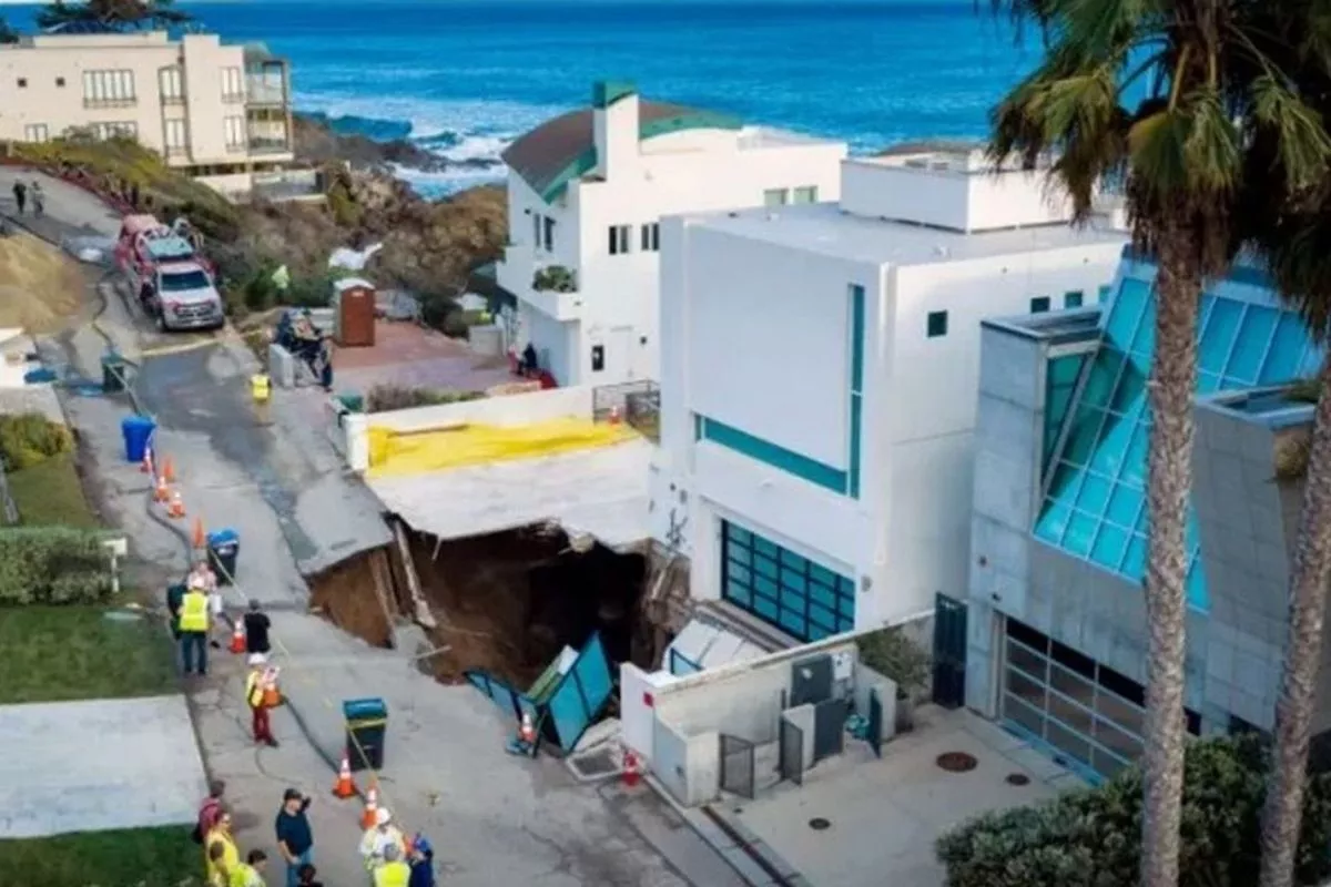 Malibu Darurat Sinkhole, Rumah Aktor Nicolas Cage Nyaris Ambles