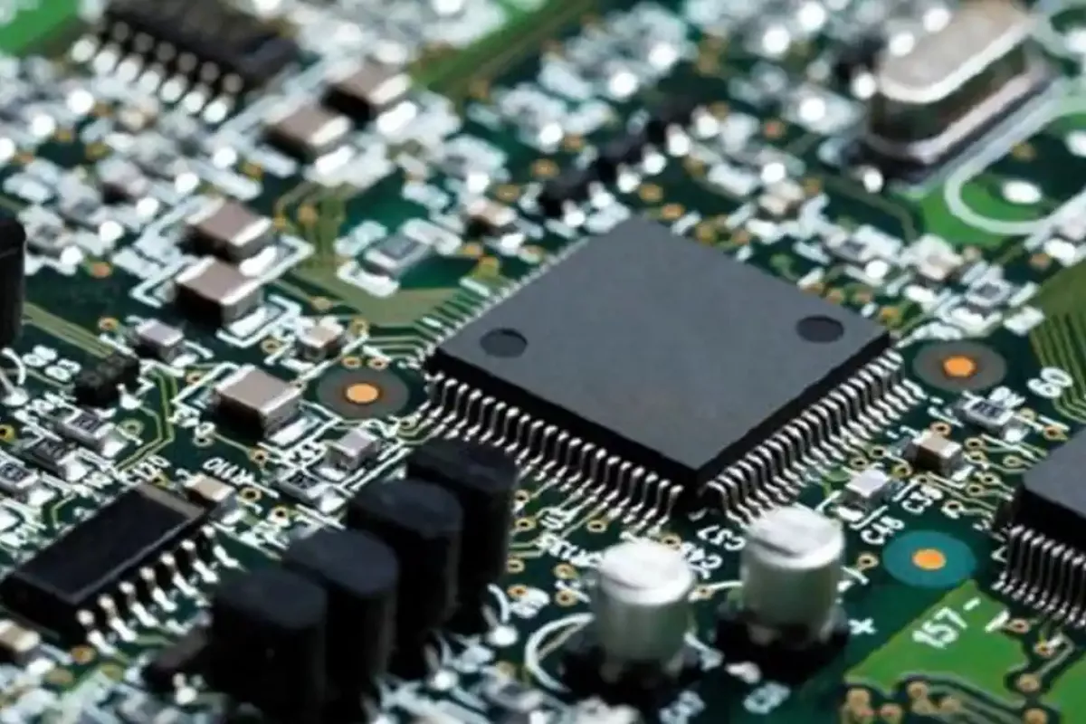 Trump Berencana Perluas Tarif Chip Komputer Hingga Laptop dan Konsol Game