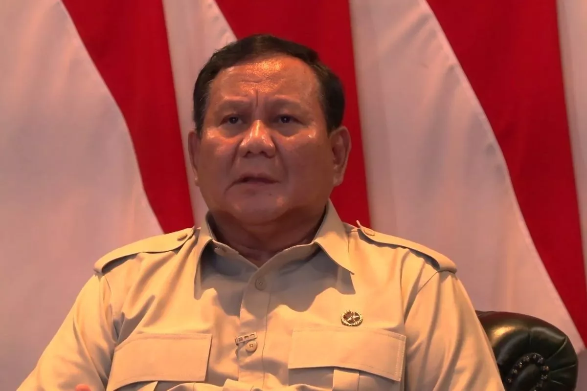 Prabowo Minta Tim Penerjun Payung TNI Tidak Hanya untuk Upacara Saja