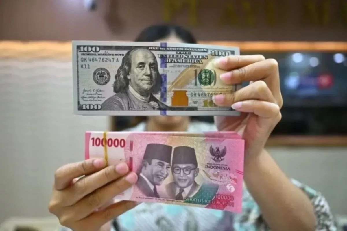 Rupiah Naik 22 Poin, Bertahan di Level Rp17.911 per USD