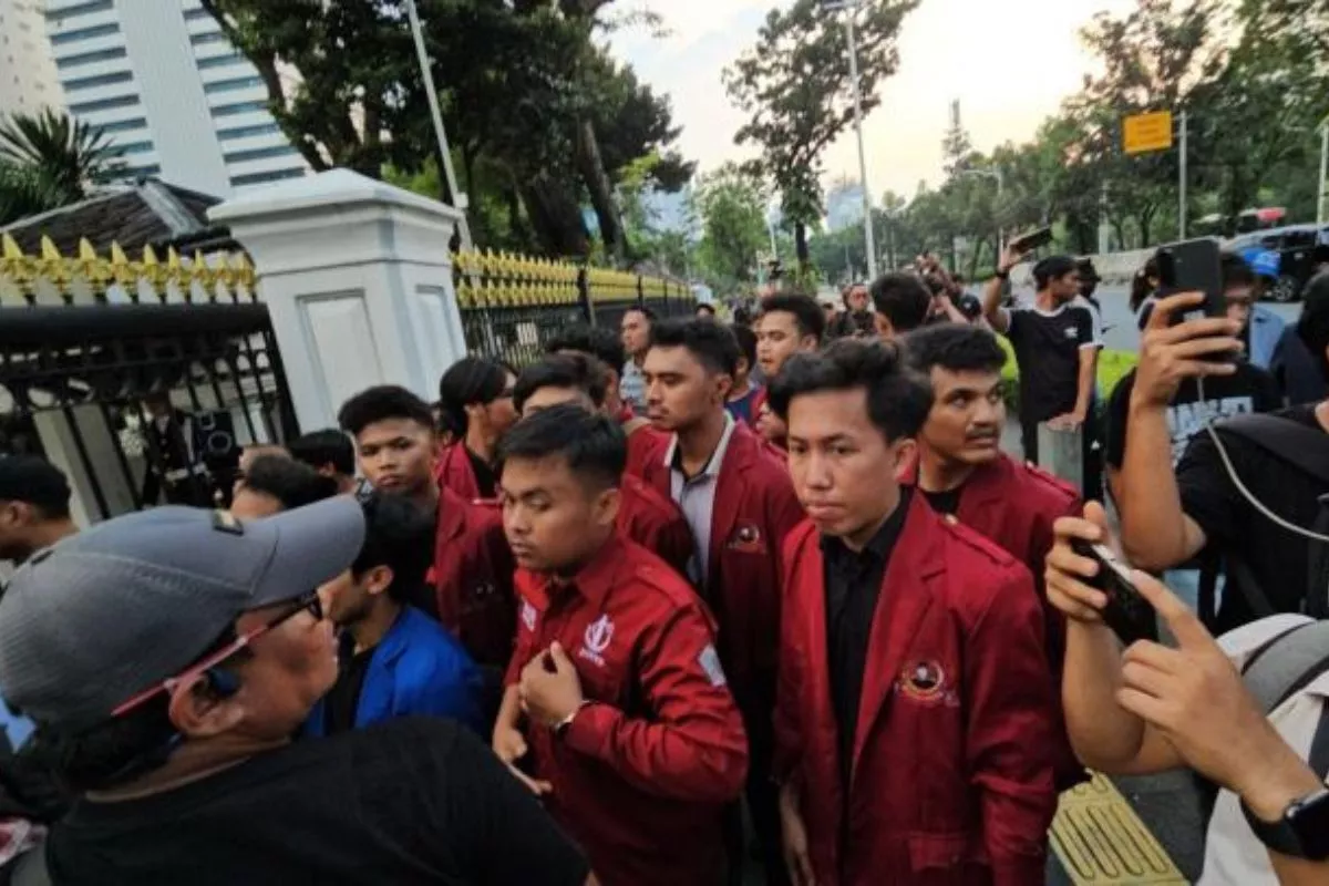 Wapres Gibran Temui Mahasiswa Pengunjuk Rasa di Istana Wapres