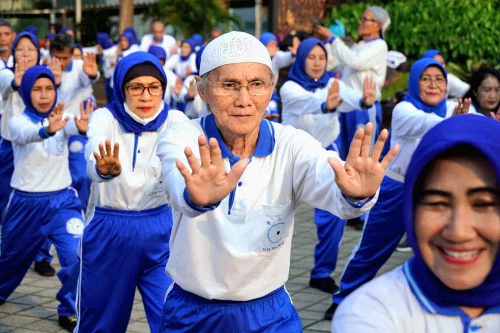 10 Manfaat Olahraga Tai Chi Lansia untuk Kesehatan Jangka Panjang
