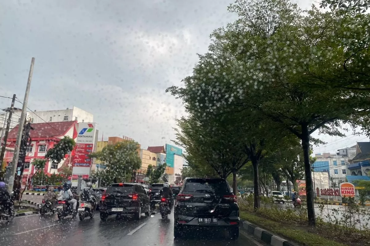 Prakiraan BMKG: Hujan Ringan Berpotensi Guyur Sejumlah Kota Hari Ini