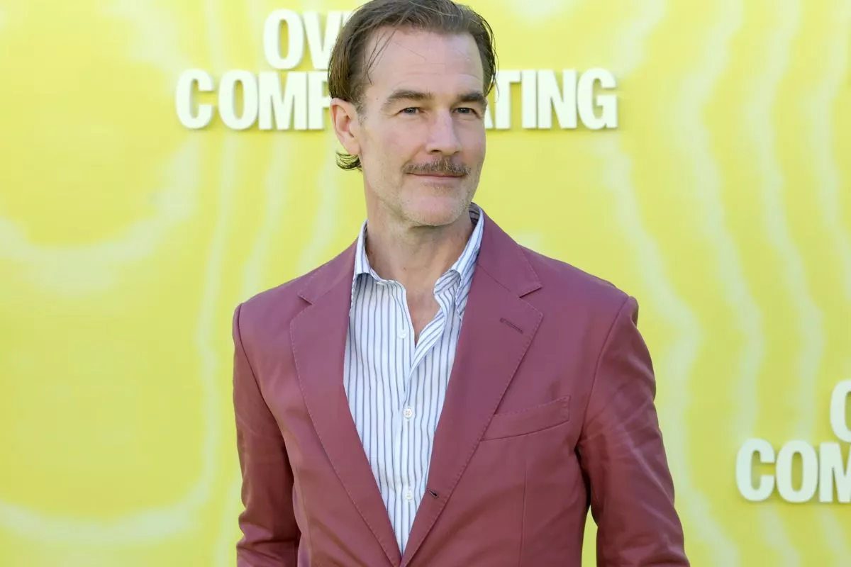 Prime Video Rilis Serial Elle dengan Penghormatan untuk Van Der Beek