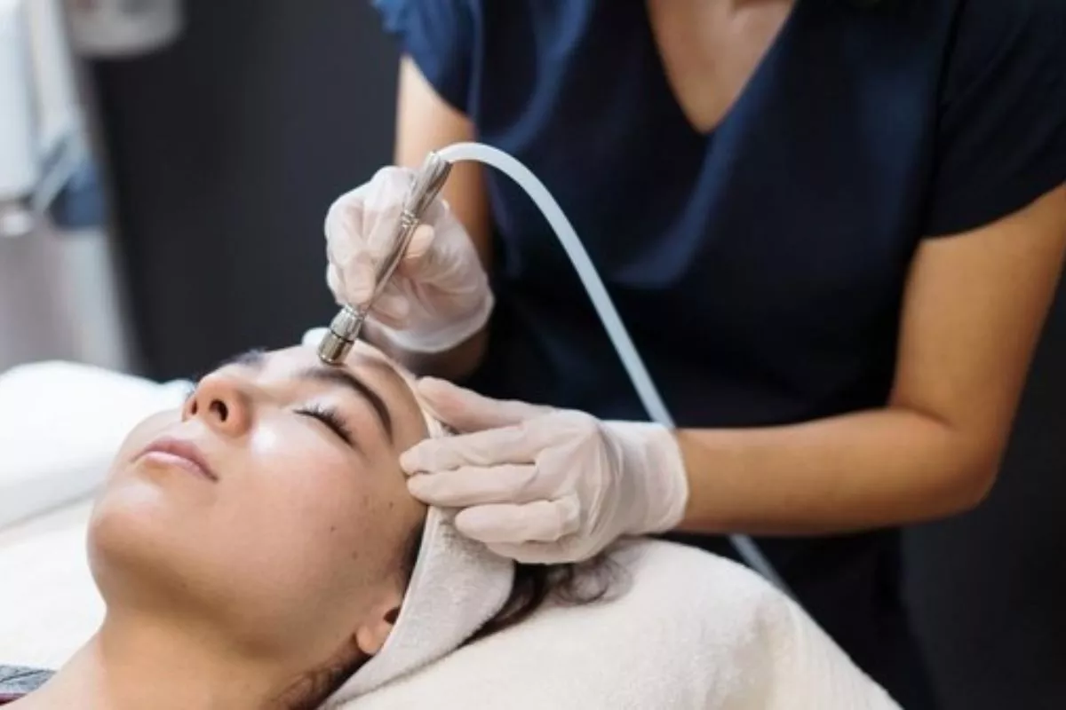  Tak Sekadar Lembap Ini Manfaat Skin Booster bagi Regenerasi Kulit 