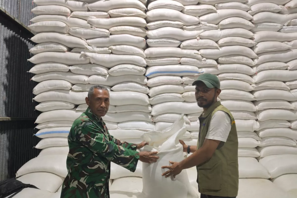 Bulog NTT Tambah 10 Ton Beras Bantuan untuk Korban Gempa Flores