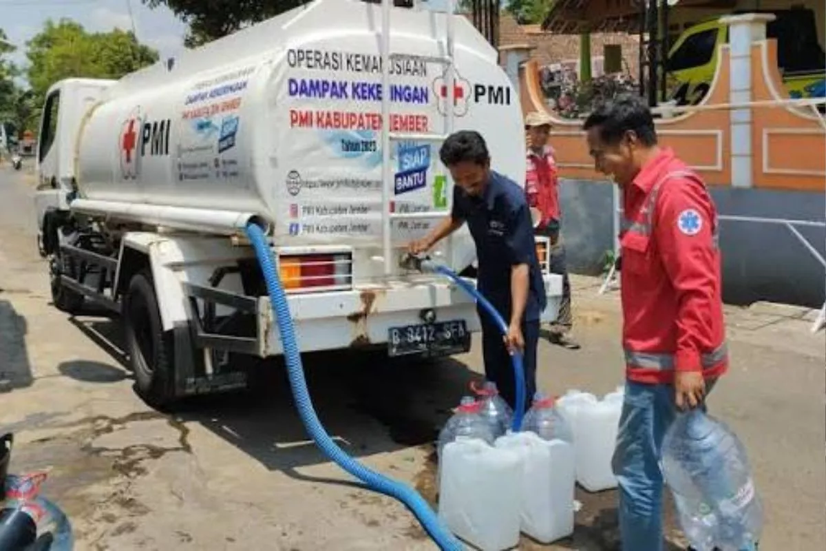 PMI Gandeng Masjid dan Gereja Salurkan Bantuan Air Bersih