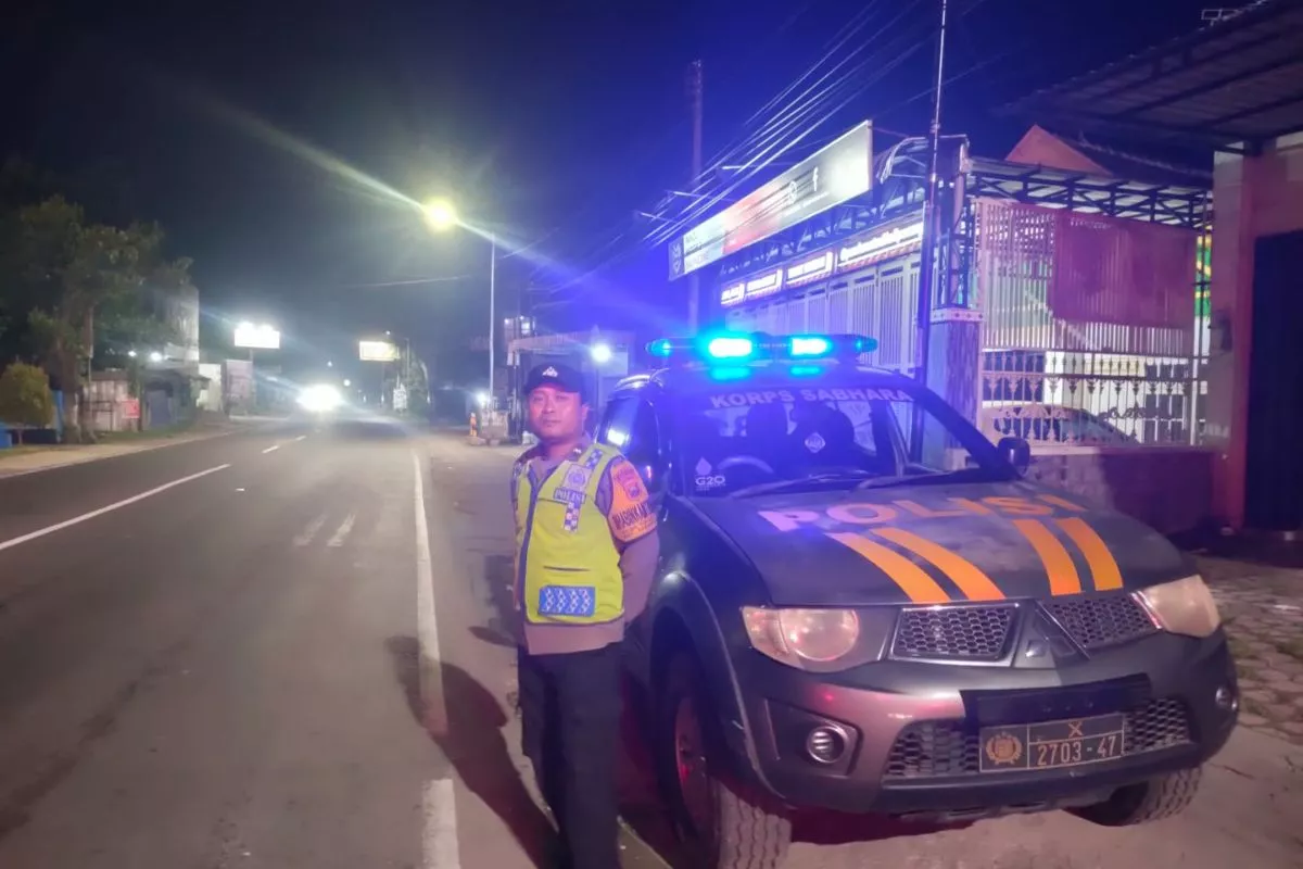 Cegah Kejahatan Jalanan, Polsek Sanankulon Gelar Patroli Bluelight