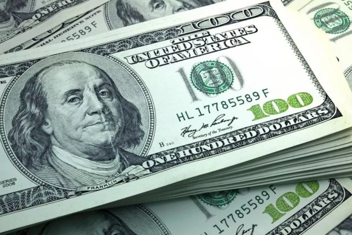 Dolar AS Stabil, Risiko Volatilitas Pound dan Harga Minyak Naik