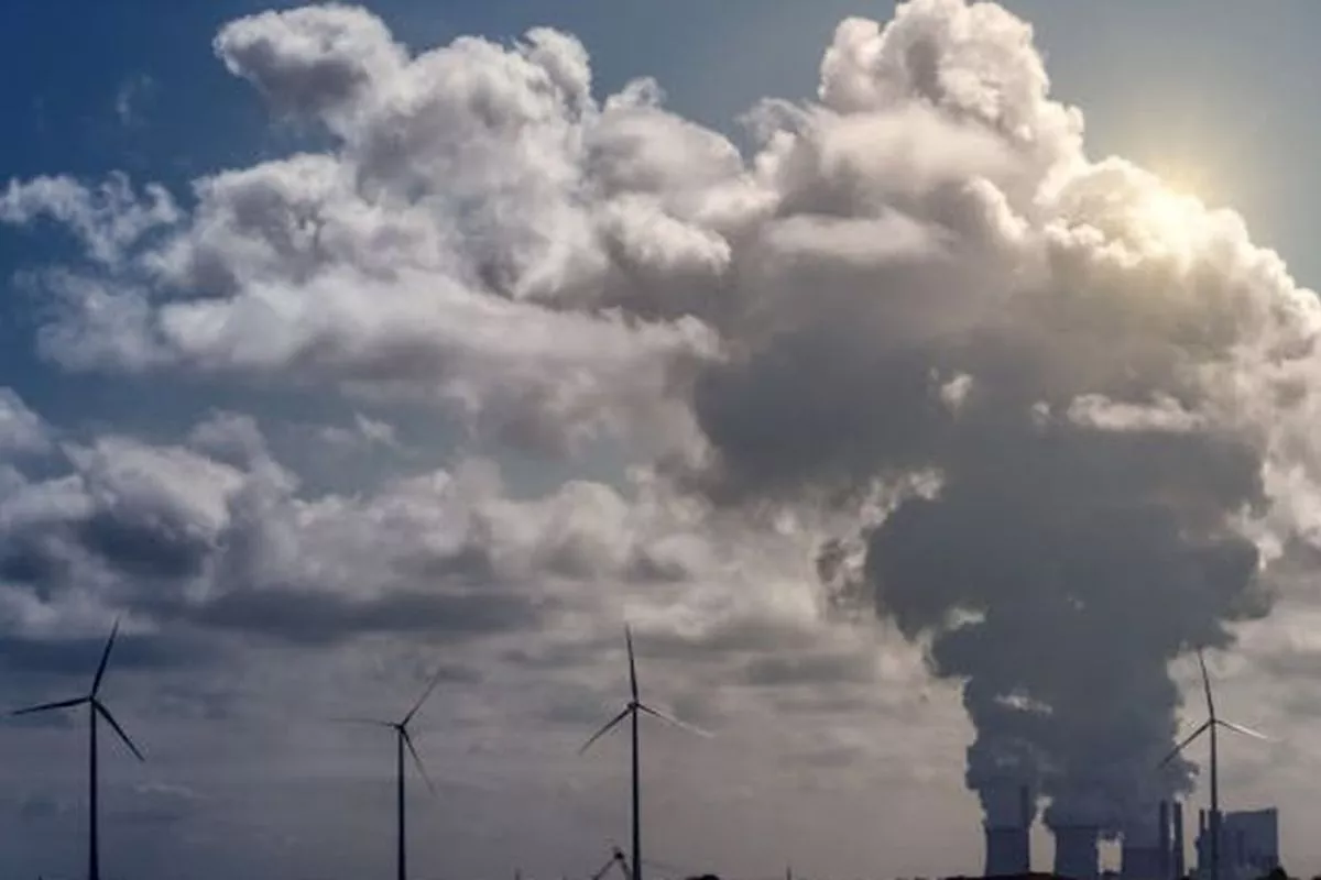 China Alami Lonjakan Emisi Akibat Pemborosan Listrik Energi Bersih