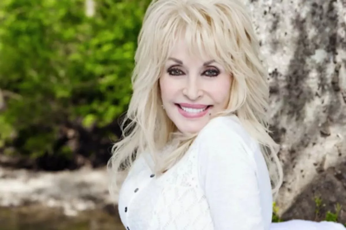 Sejumlah Artis Kenang Sosok Brilian dan Berani Mendiang Dolly Parton