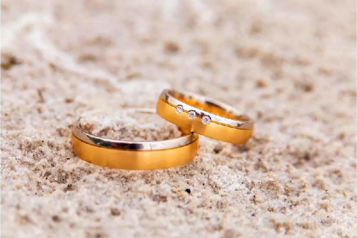Harga Jual Emas 23 Karat Hari Ini 27 April 2026 Alami Fluktuasi