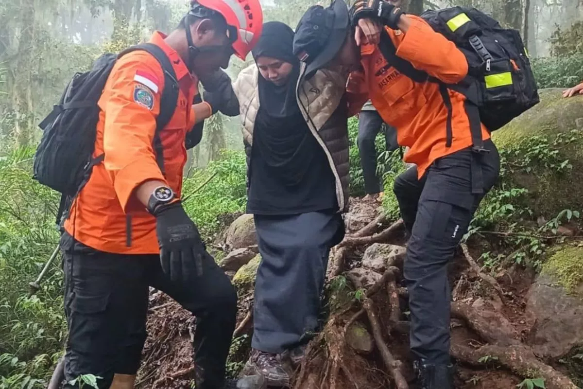 Pendaki Tewas Tersambar Petir di Puncak Gunung Monrolo Maros