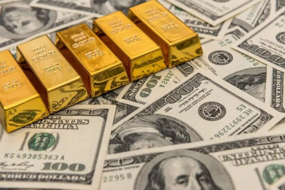 Dolar AS Menguat, Harga Emas Dunia Hari Ini Merosot 0,87 Persen