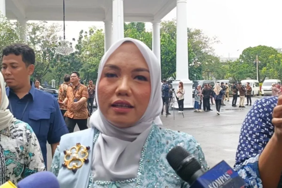 Di Hadapan Wisudawan IPB, Wamenkop Ajak Generasi Muda Lirik Koperasi
