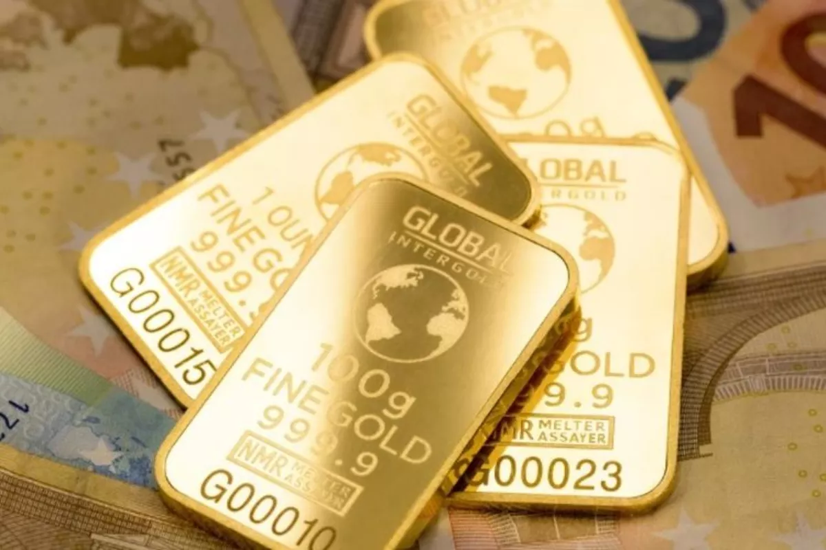 Harga Emas Fluktuatif Di Tengah Lonjakan Minyak Dan Ketegangan Dunia